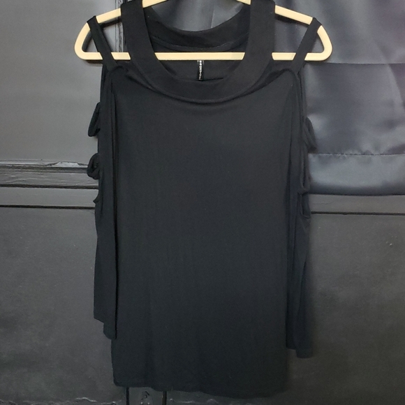 NWOT Cutout Sleeve Tunic - Picture 3 of 6